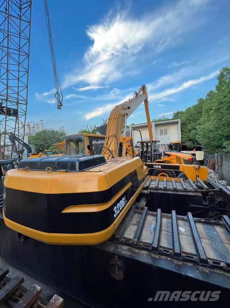 CAT 320 B L Obojživelná rýpadlá