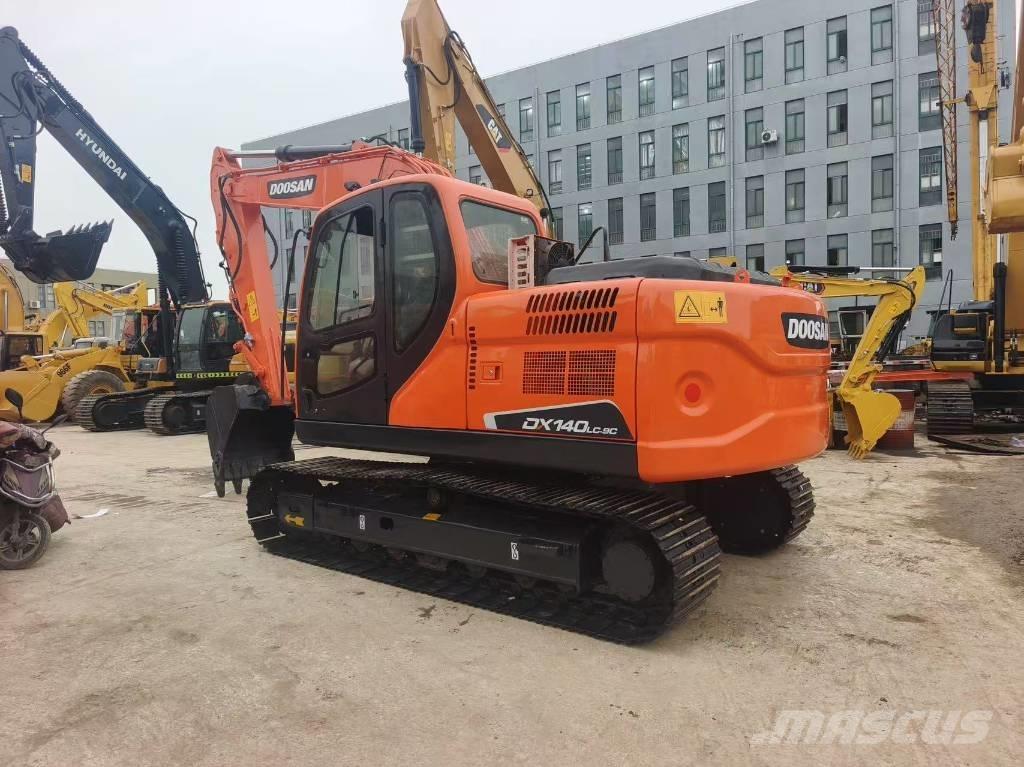 Doosan DX 140 Pásové rýpadlá