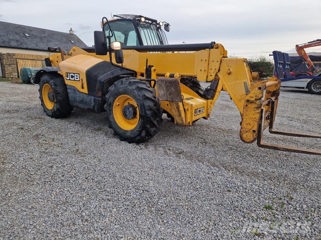 JCB 535-140 Teleskopické manipulátory