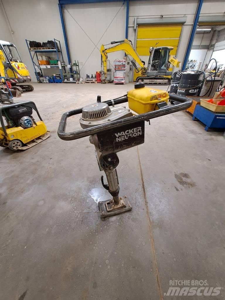Wacker Neuson BS30 Vibračné zhutňovače