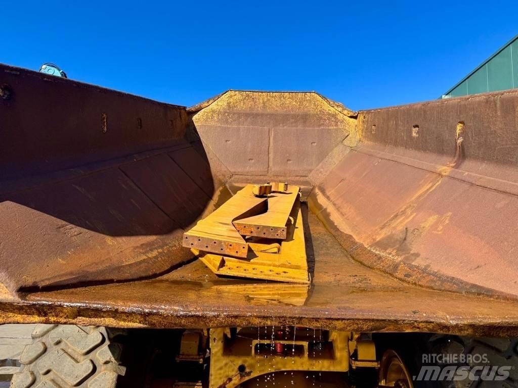 CAT 740 Kĺbové nákladné autá