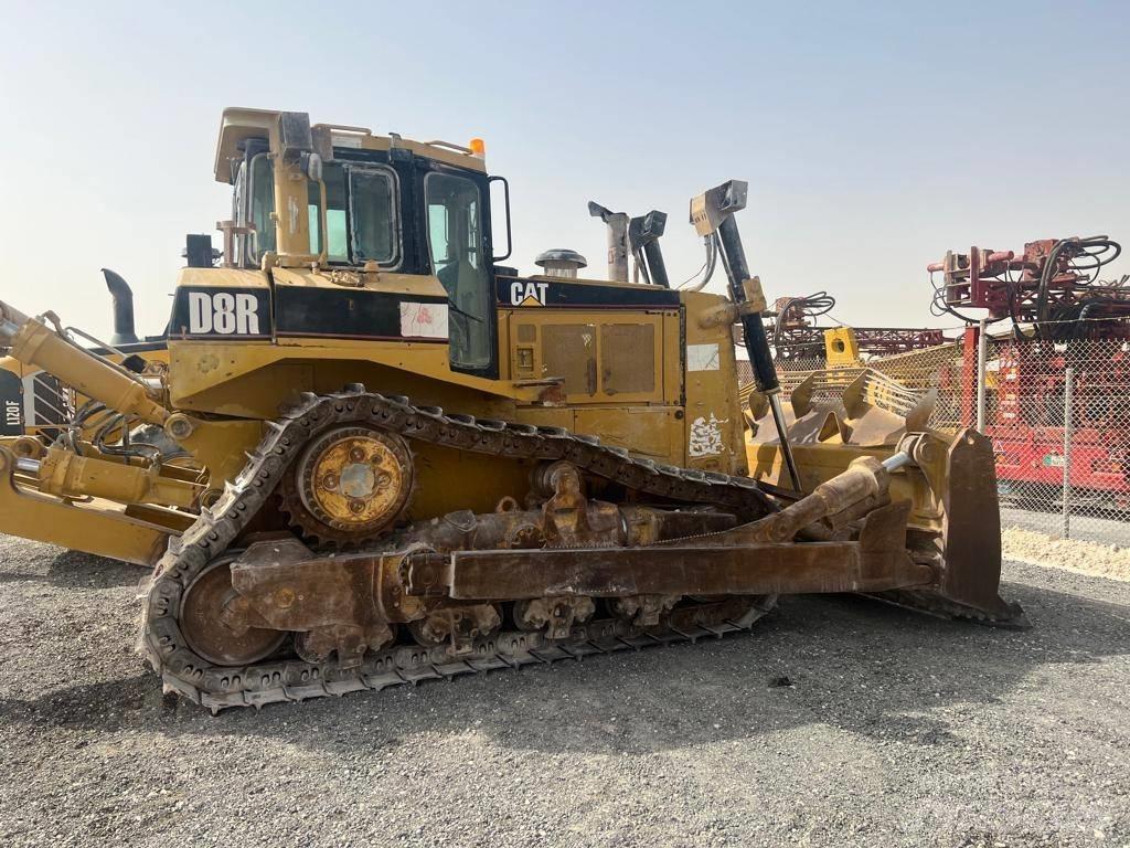 CAT D 8 R Pásové dozéry