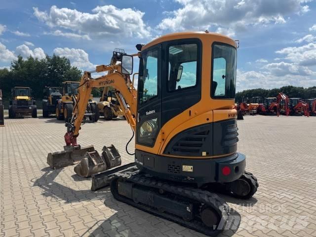 Hyundai R25Z-9 AK Mini rýpadlá < 7t