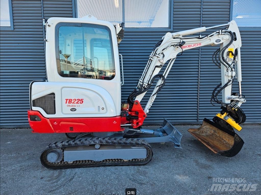 Takeuchi TB 225 Mini rýpadlá < 7t