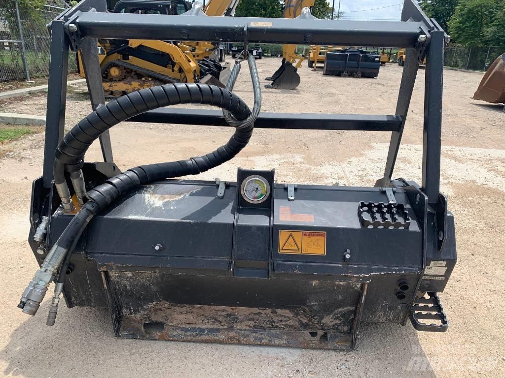 CAT HM415C Ďalšie komponenty