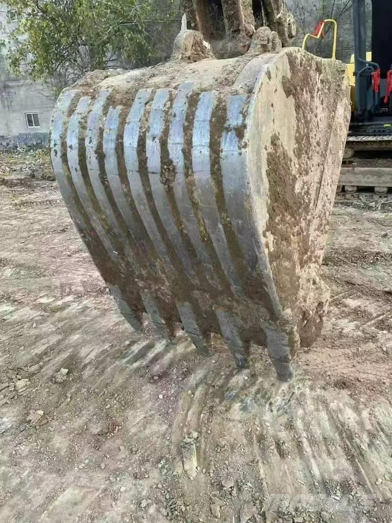 Volvo EC 350DL Pásové rýpadlá