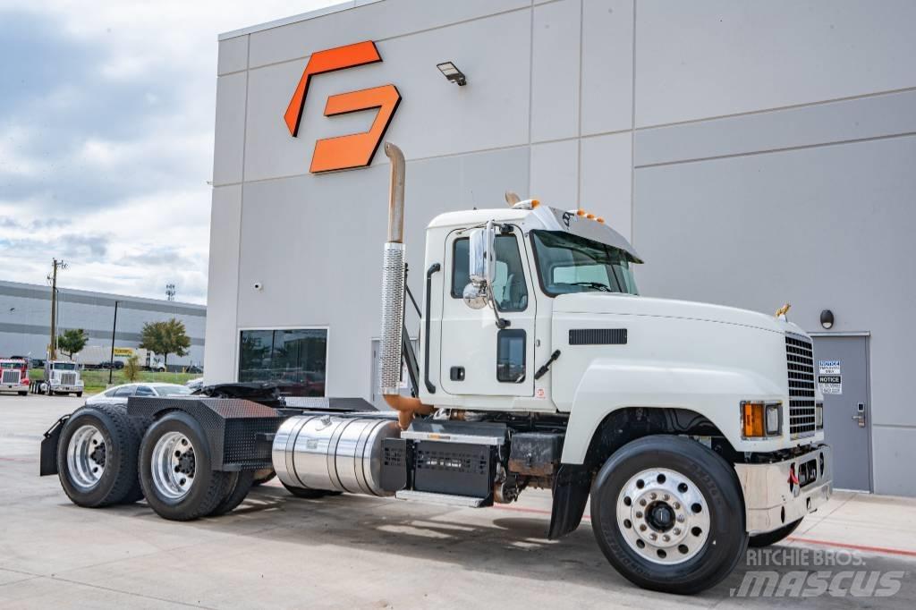 Mack Pinnacle 64T Ťahače