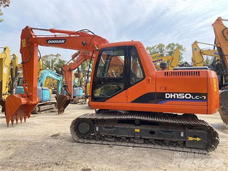 Doosan DX150 Pásové rýpadlá