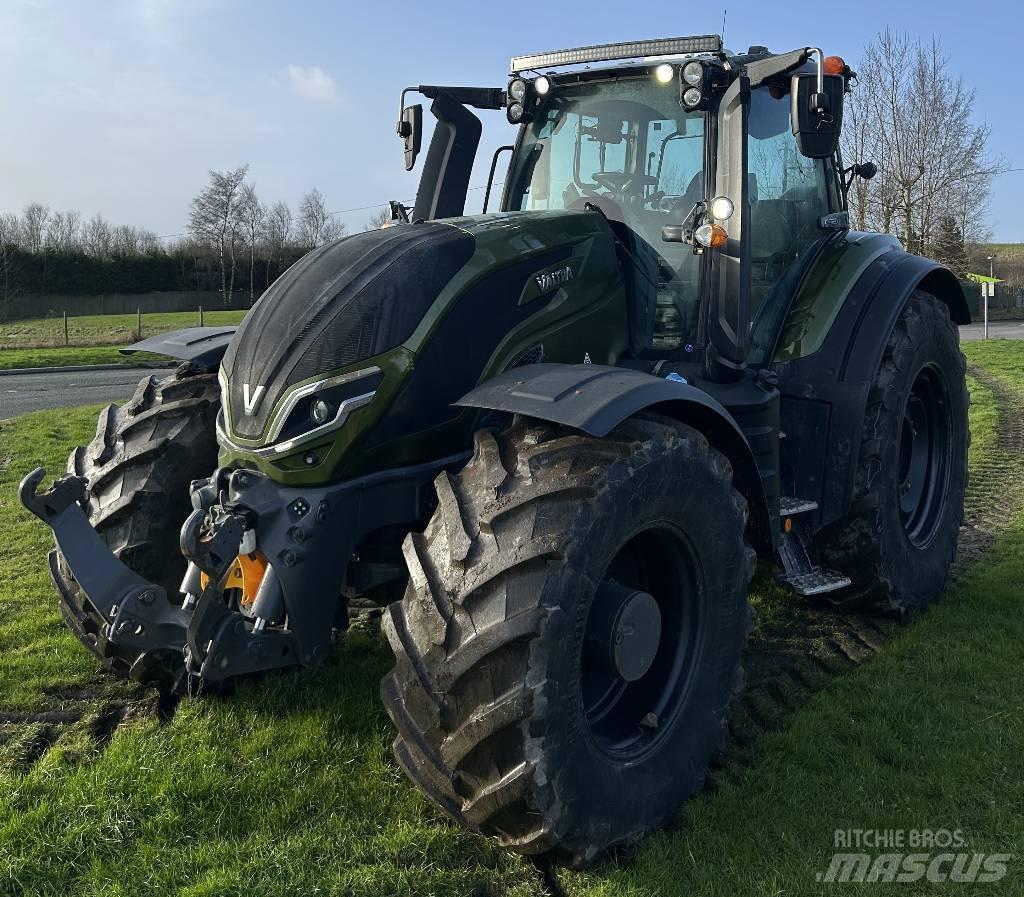 Valtra T235 Traktory