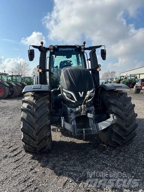 Valtra T 235 D Traktory