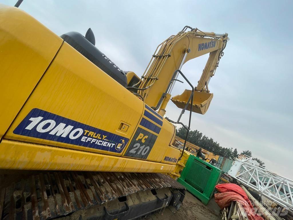 Komatsu PC210-10MO Pásové rýpadlá