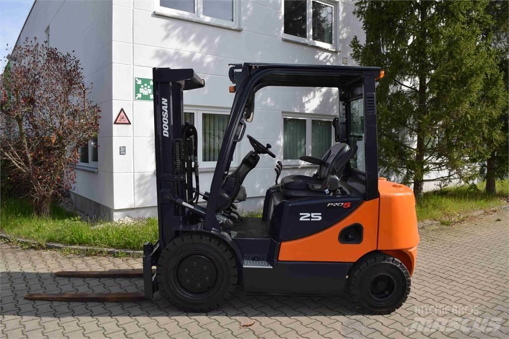 Doosan D 25 S-5 Dieselové vozíky