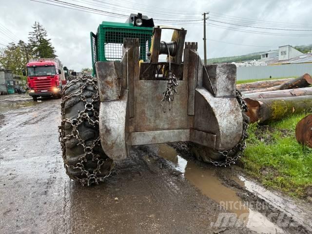 Timberjack 240C Skiddery