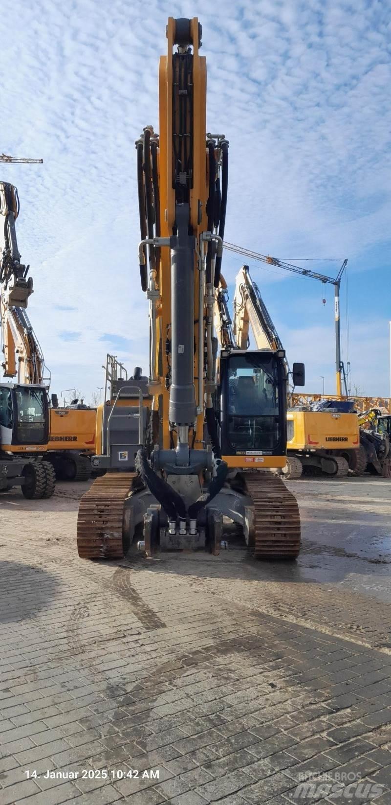 Liebherr R934 Pásové rýpadlá