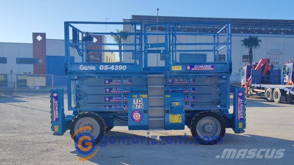 Genie GS 4390 Nožnicové zdvíhacie plošiny
