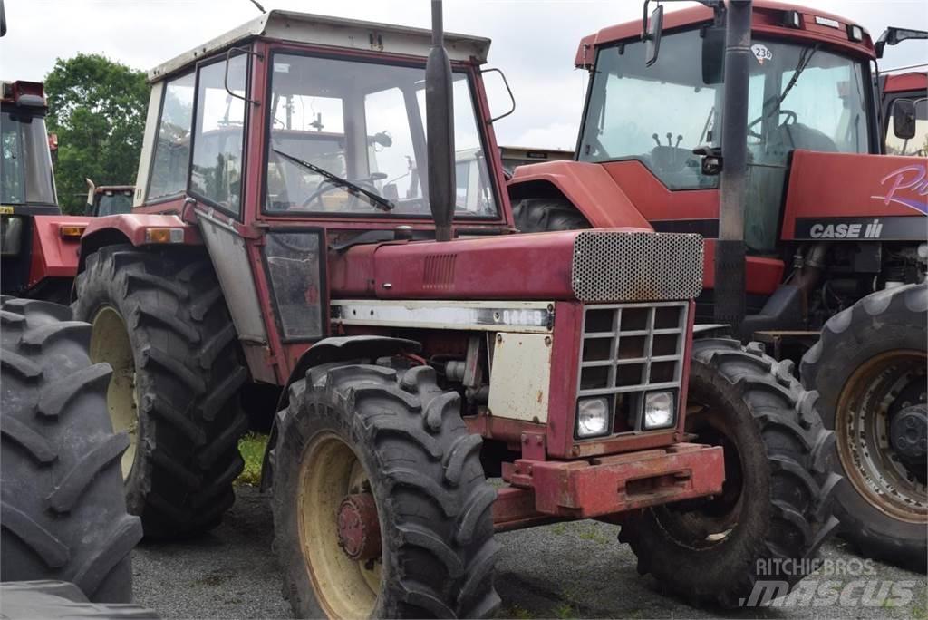 Case IH 844 A/S Traktory