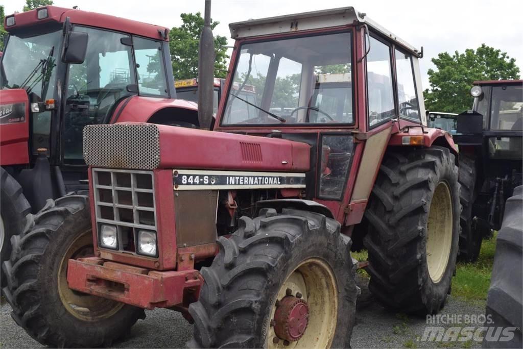 Case IH 844 A/S Traktory