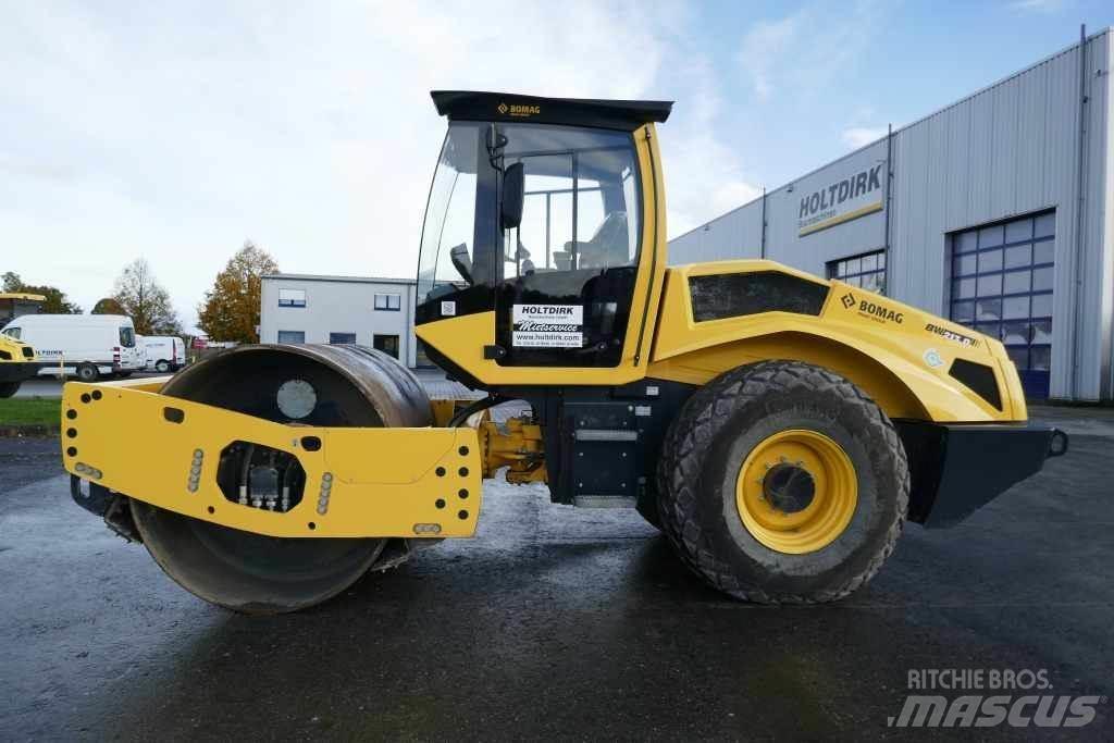 Bomag BW 213 D-5 Pôdne kompaktory