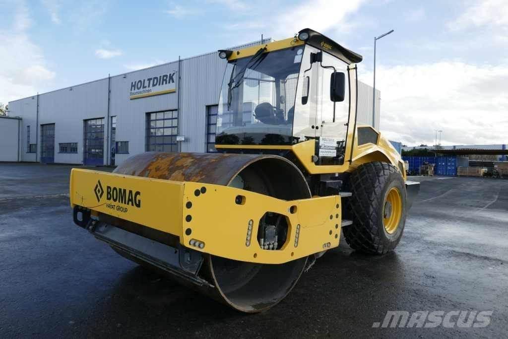 Bomag BW 213 D-5 Pôdne kompaktory