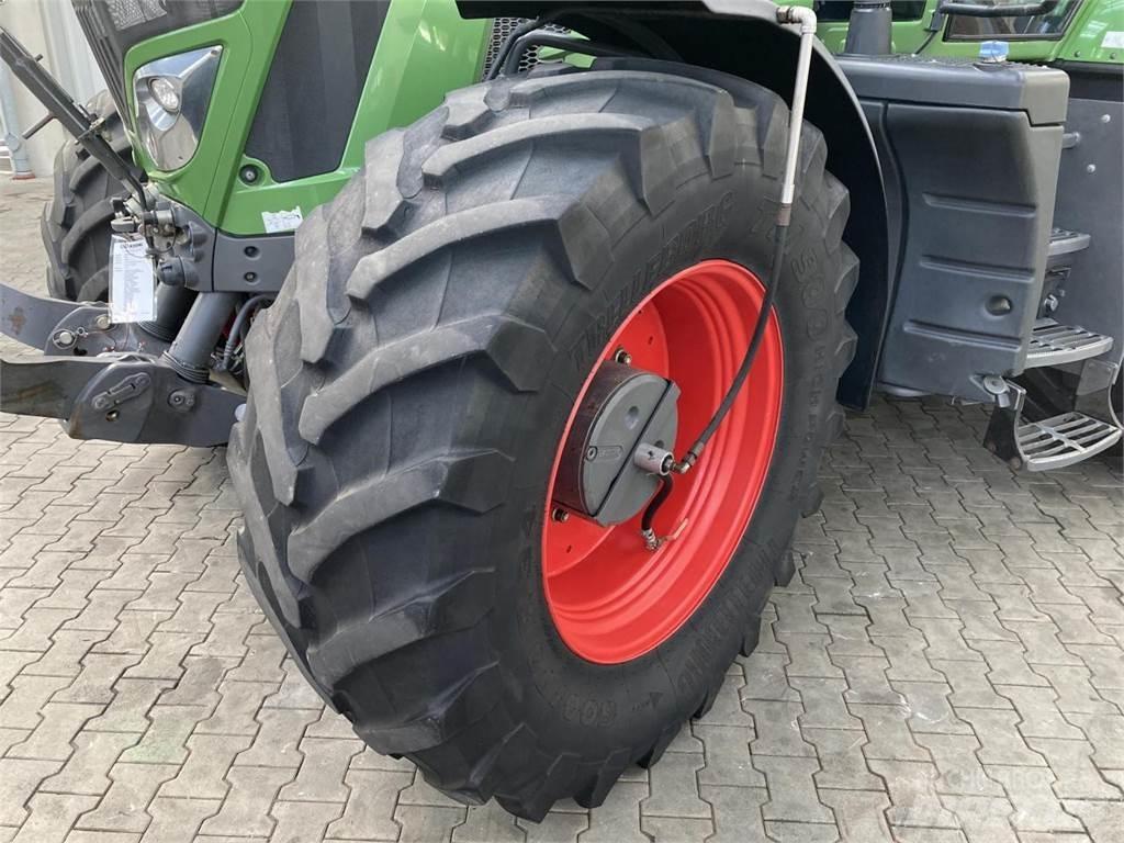 Fendt 933 Vario Traktory