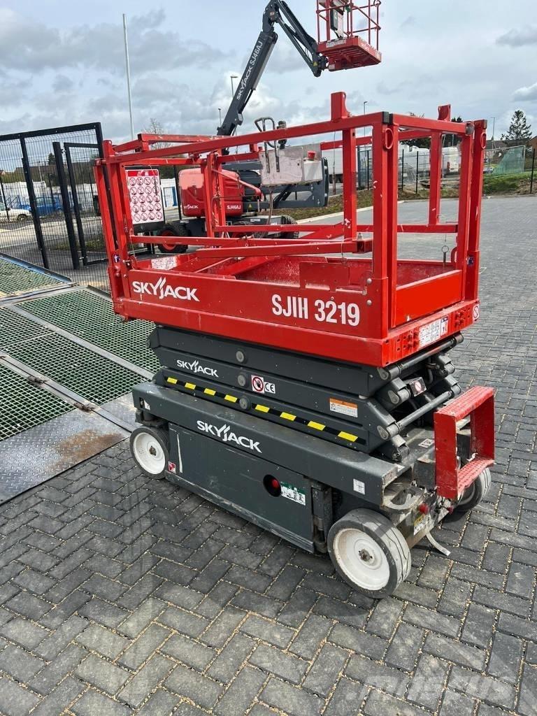 SkyJack SJ 3219 Nožnicové zdvíhacie plošiny