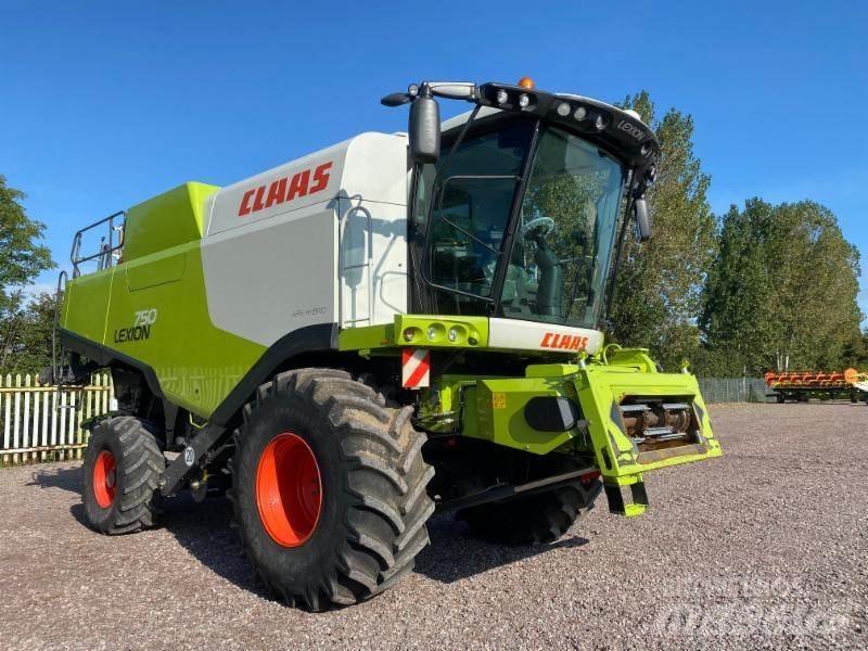 CLAAS LEXION 750 Kombinované zberacie stroje