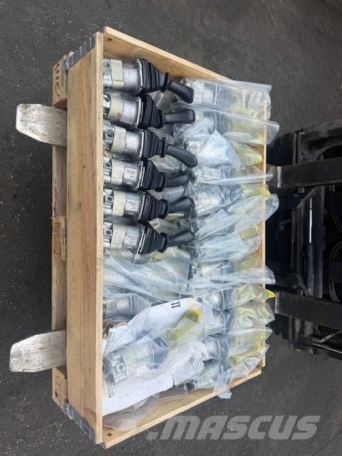Rexroth NEW JOYSTICK Kabíny a interiér