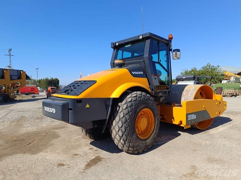 Volvo SD 190 Ťahačové valce