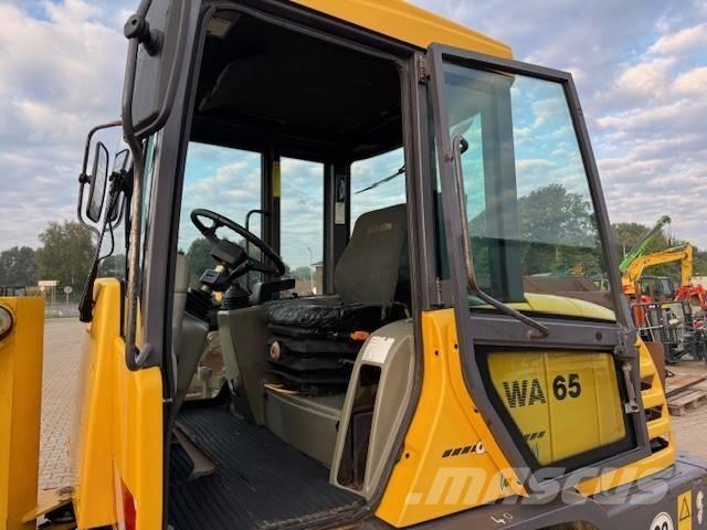 Komatsu WA 65-3 Kolesové nakladače