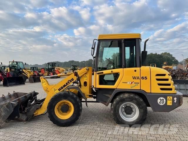 Komatsu WA 65-3 Kolesové nakladače