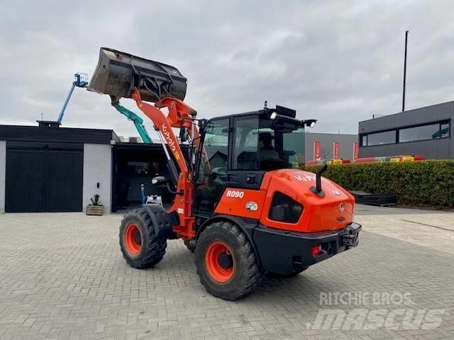 Kubota R 090 Kolesové nakladače
