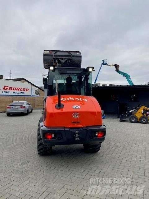 Kubota R 090 Kolesové nakladače