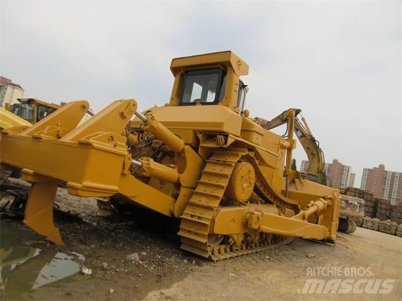 CAT D 10 Pásové dozéry