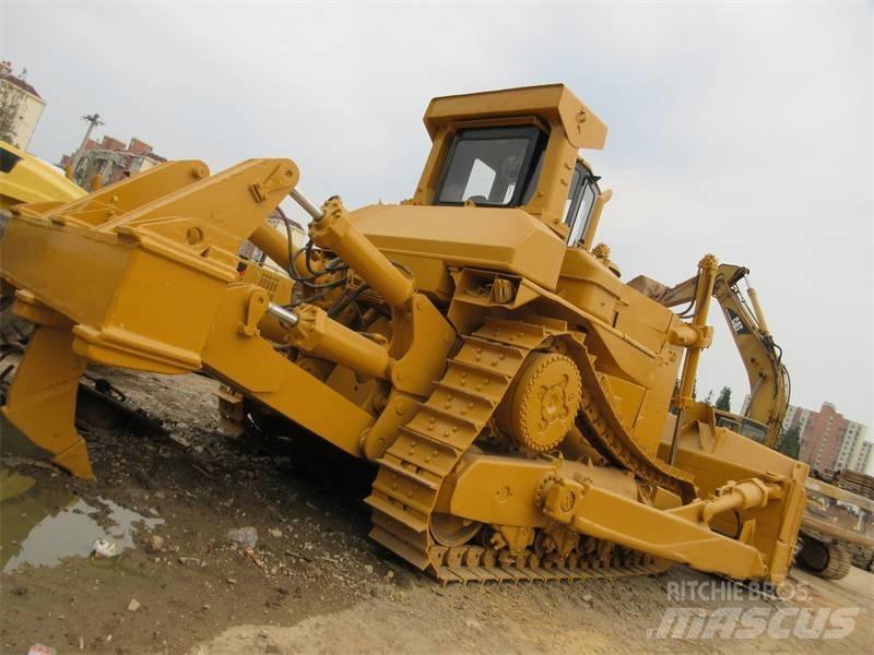 CAT D 10 Pásové dozéry