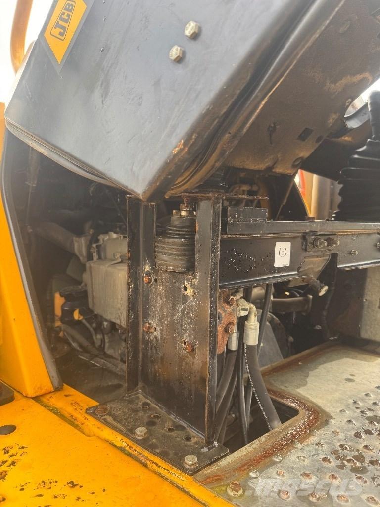 JCB 6 T-1 Stavebné sklápače