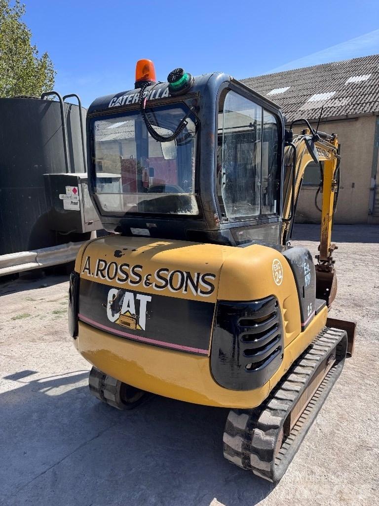 CAT 302.5 Mini rýpadlá < 7t
