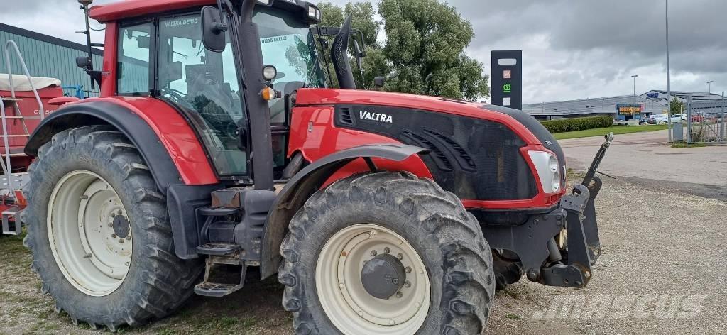 Valtra T 203 Traktory