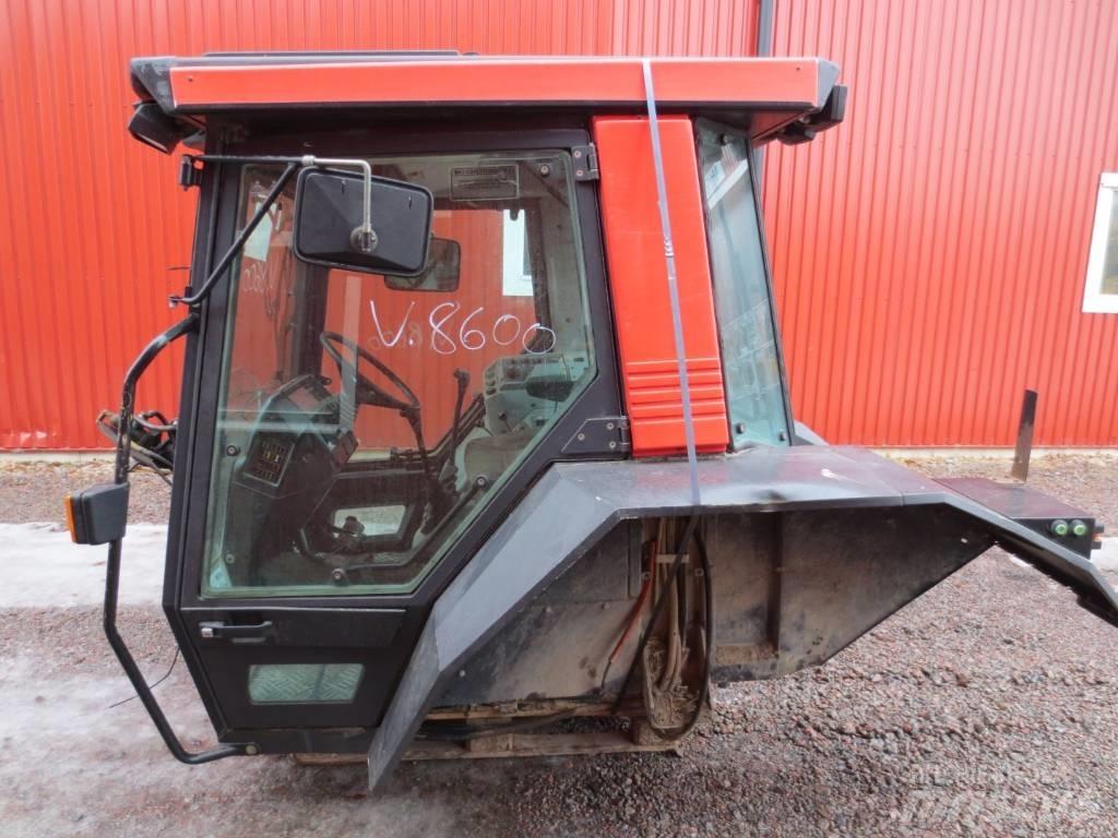 Valmet 8600 Kabíny a interiér
