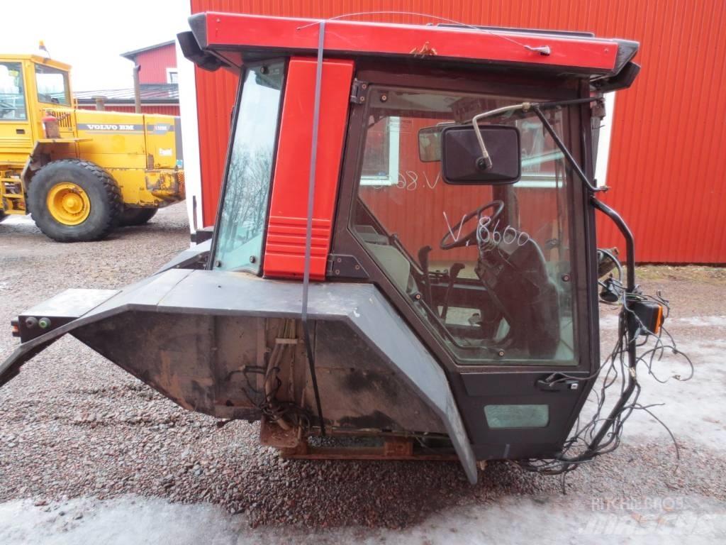 Valmet 8600 Kabíny a interiér