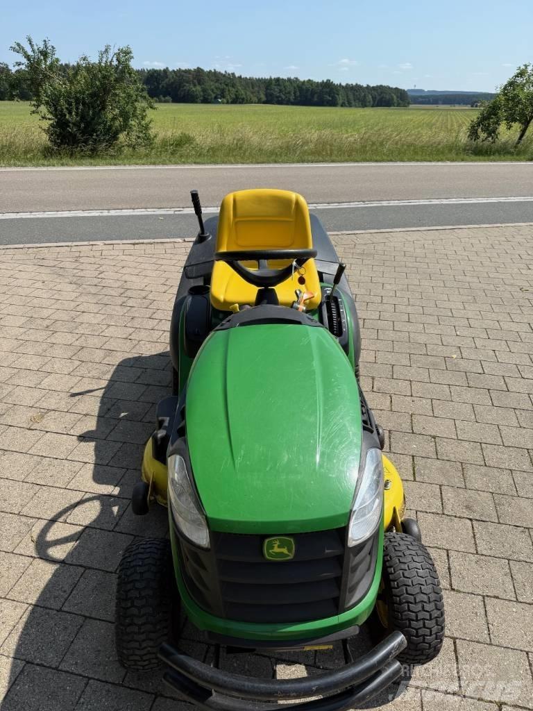 John Deere X 155 R Samochodné kosačky