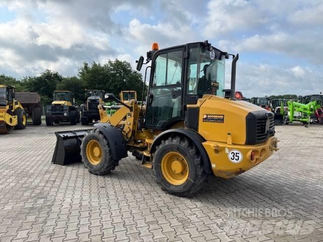 CAT 908 Kolesové nakladače