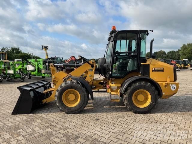 CAT 908 Kolesové nakladače