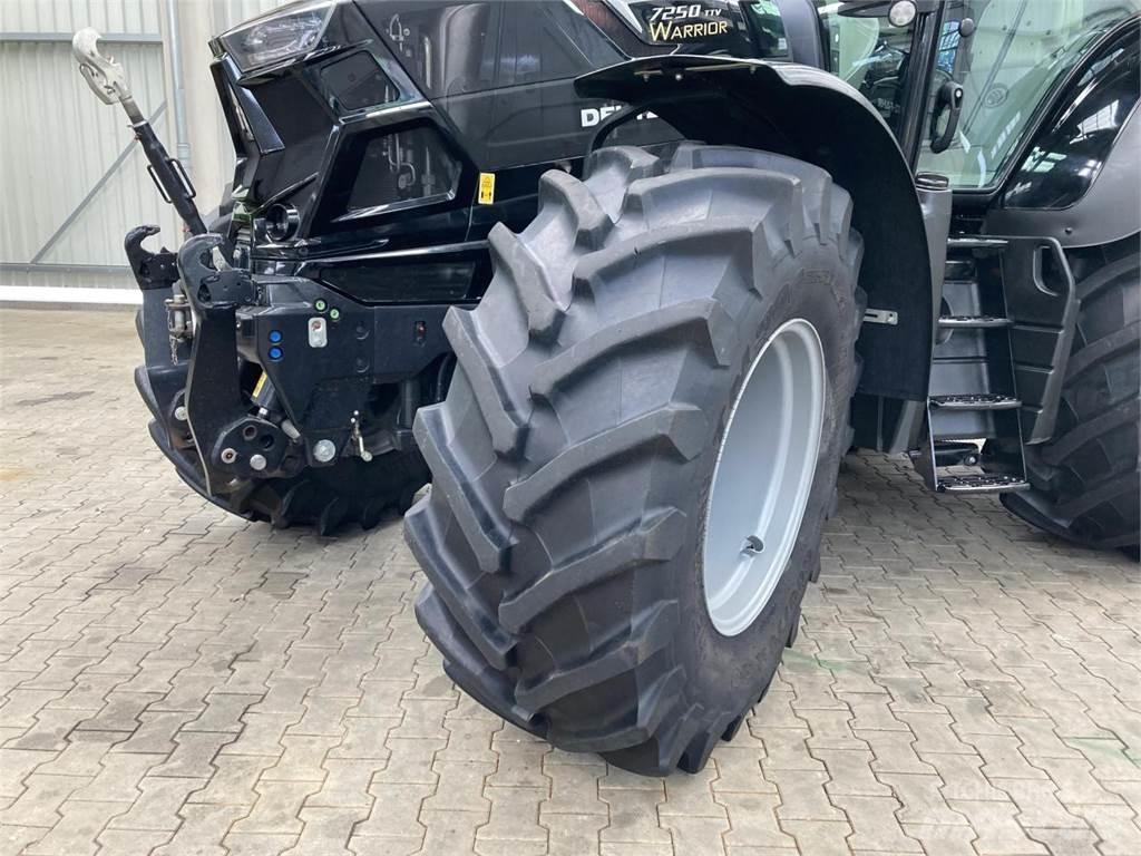 Deutz-Fahr 7250TTV Traktory