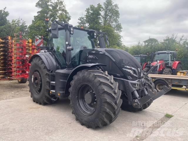Valtra Q 305 Traktory