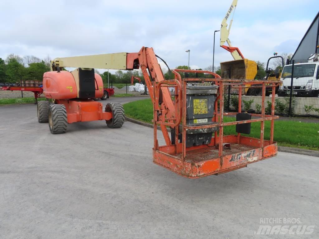 JLG 800 AJ Kĺbové plošiny