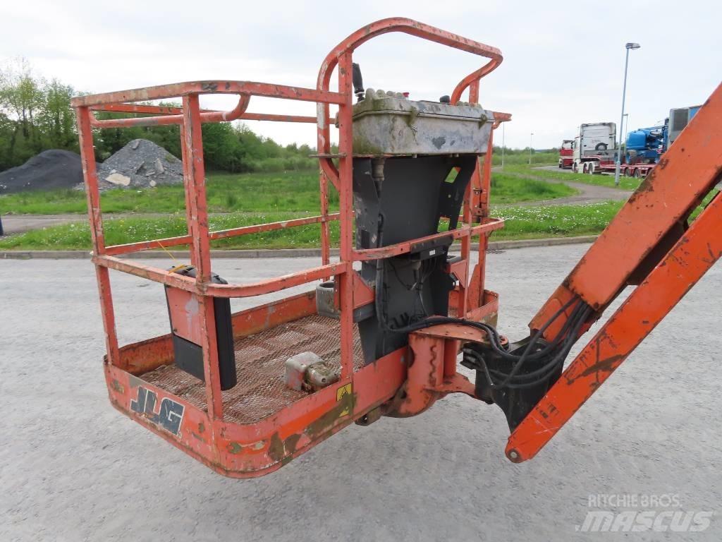 JLG 800 AJ Kĺbové plošiny