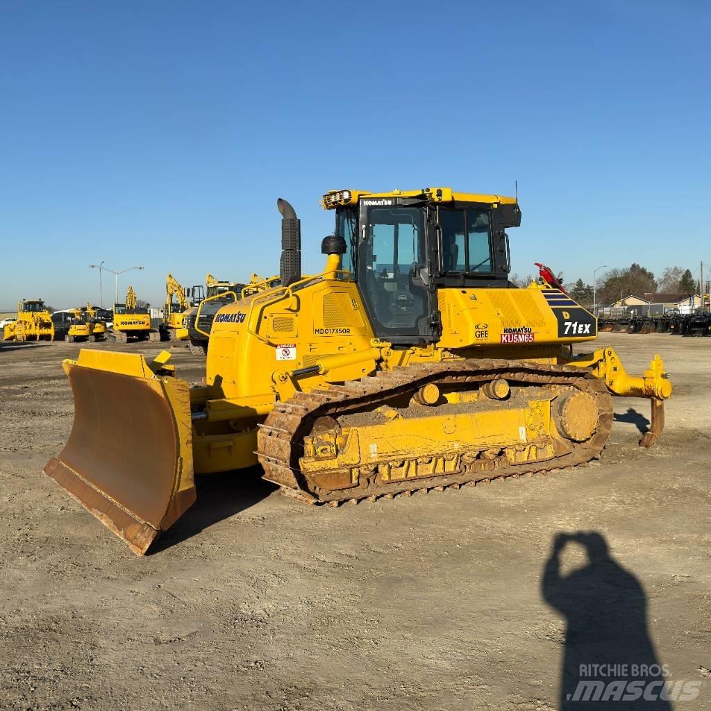 Komatsu D71EX-24 Pásové dozéry