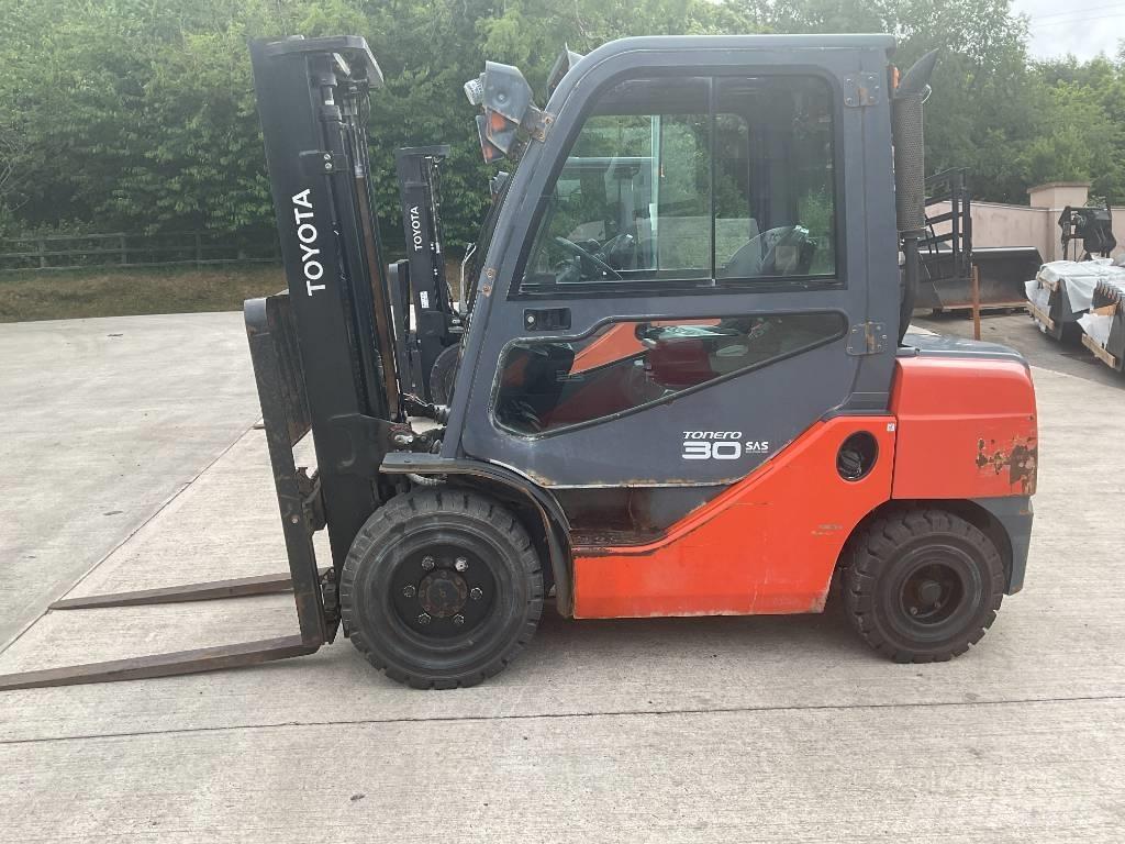 Toyota 02-8 FDF 30 Dieselové vozíky