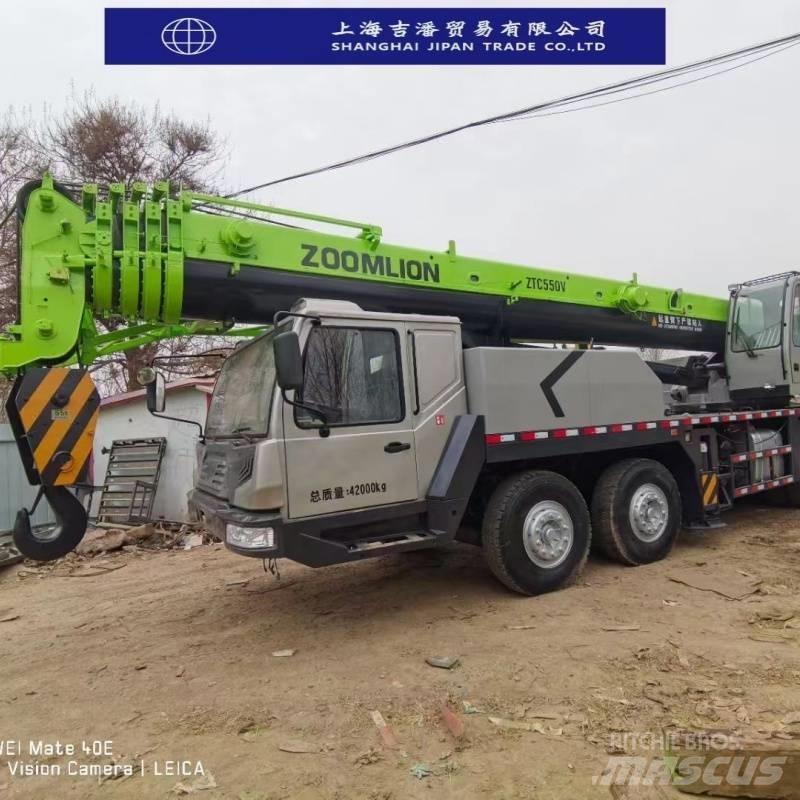 Zoomlion ZTC 550 Univerzálne terénne žeriavy