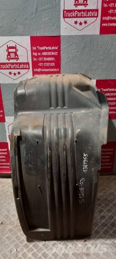 Scania 94 D.  1381955 Kabíny a interiér